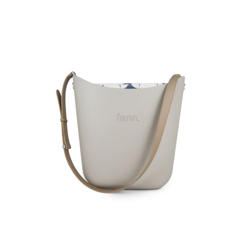 Elegant Fenn in Black with patterned inner and chain handles